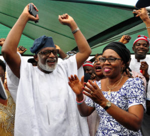 akeredolu-jubilation-in-his-residence-at-owo-1