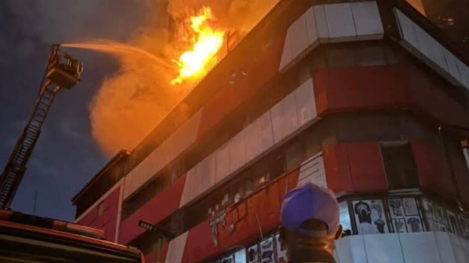 12 injured as fire razes 22-storey building on Lagos Island