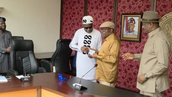 Rivers APC issues membership card to Fubara