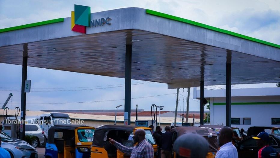 NNPC hikes petrol pump price to N933/litre in Lagos, N960/litre in Abuja
