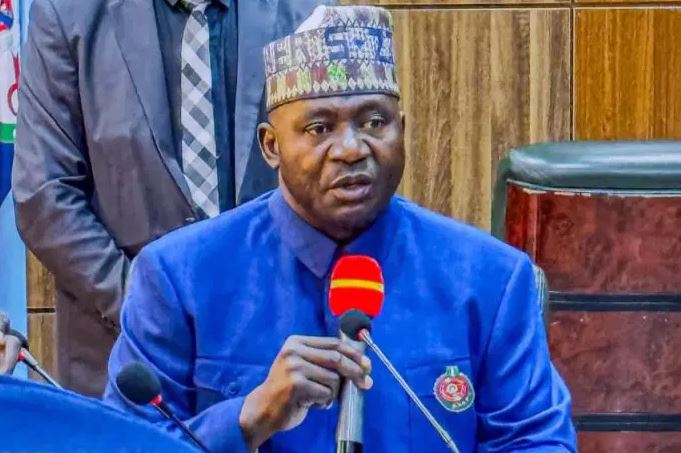Bandits threatened to kill Oyo pupils if troops came closer — Defence Minister Bandits threatened to kill Oyo pupils if troops came closer — Defence Minister
