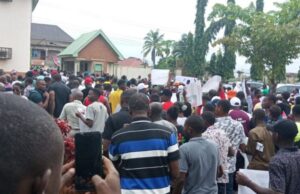 Public servants begin three-day strike over FG’s failure to slash petrol price to N500 per litre